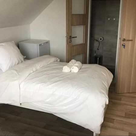 Hostka  Apartment Oskar מראה חיצוני תמונה