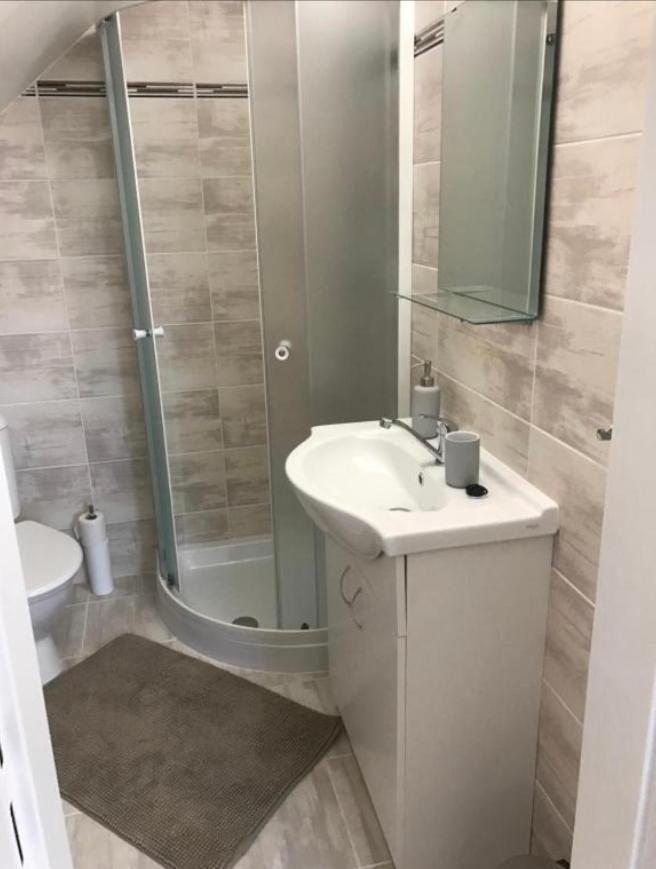 Hostka  Apartment Oskar מראה חיצוני תמונה