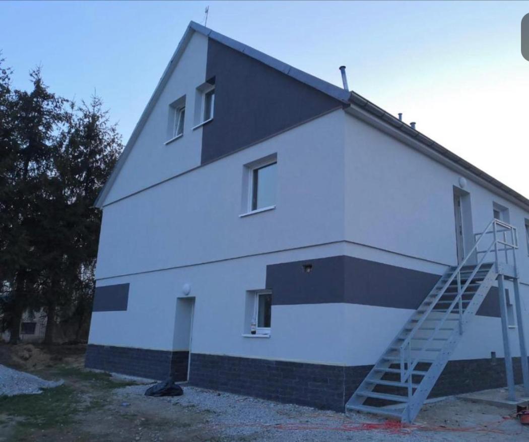 Hostka  Apartment Oskar מראה חיצוני תמונה